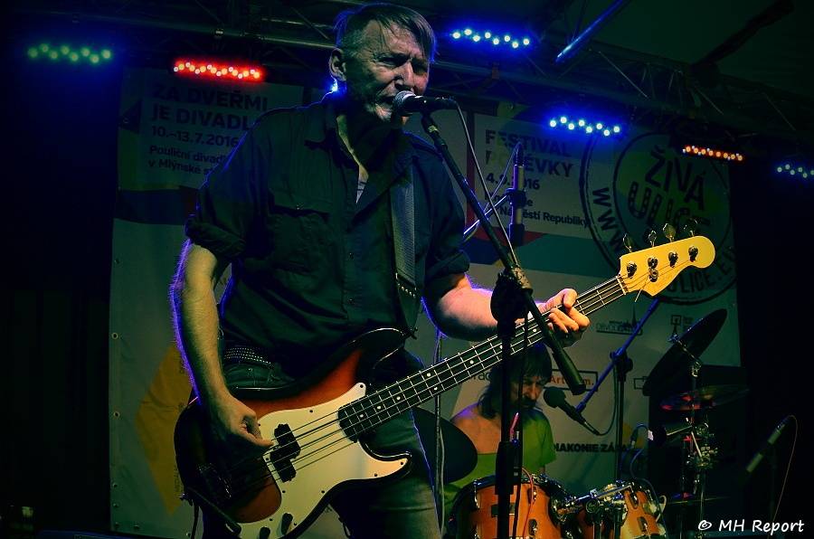 Plzeň rozezněla Živá ulice. Na úvod hráli Donnie Darko i Znouzectnost