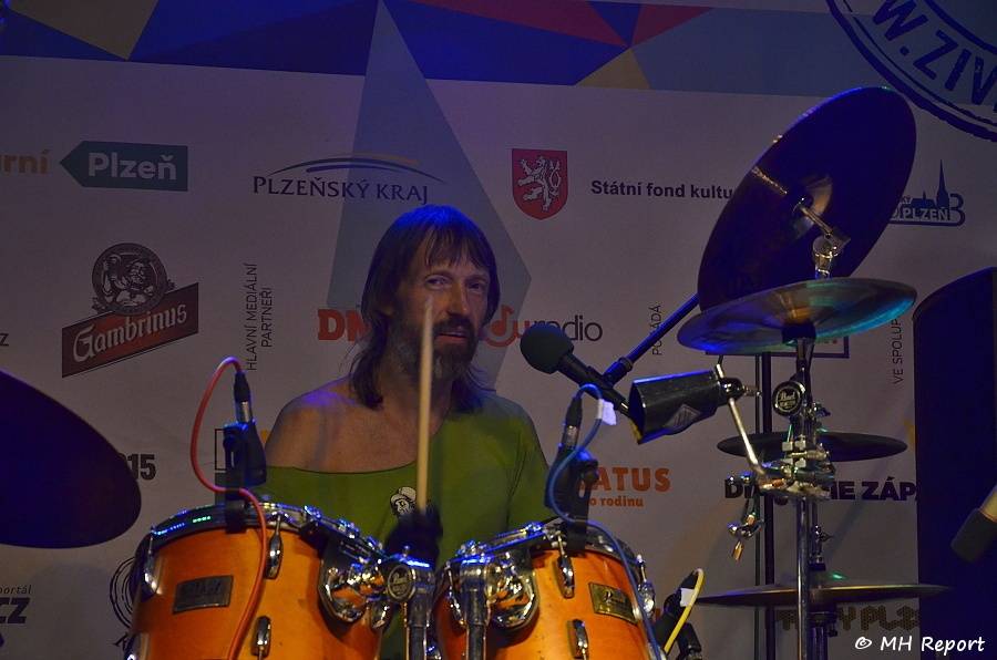 Plzeň rozezněla Živá ulice. Na úvod hráli Donnie Darko i Znouzectnost