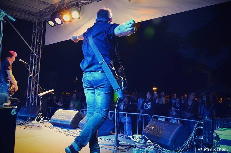 Plzeň rozezněla Živá ulice. Na úvod hráli Donnie Darko i Znouzectnost