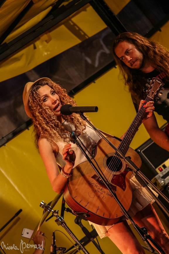 Olga Lounová navštívila rodný sever. Přivezla očekávané, ale i experimenty v podobě metalu