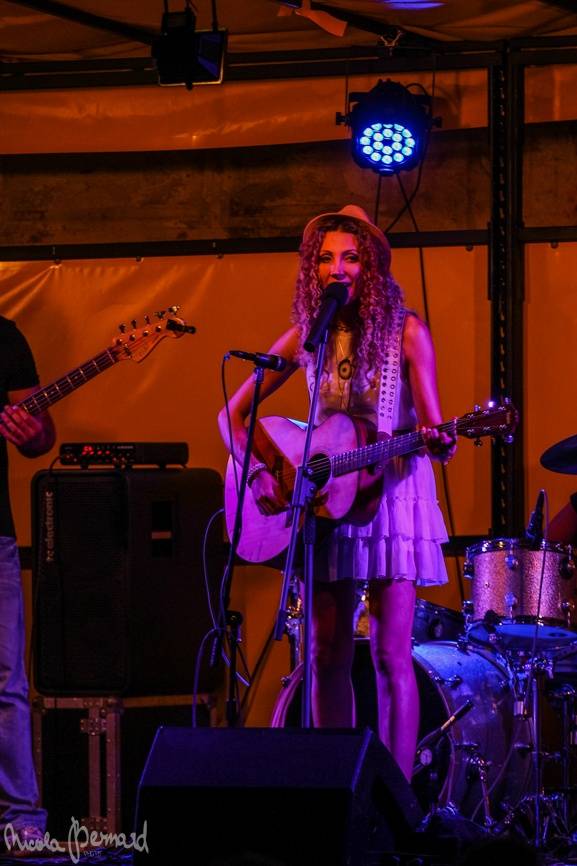 Olga Lounová navštívila rodný sever. Přivezla očekávané, ale i experimenty v podobě metalu