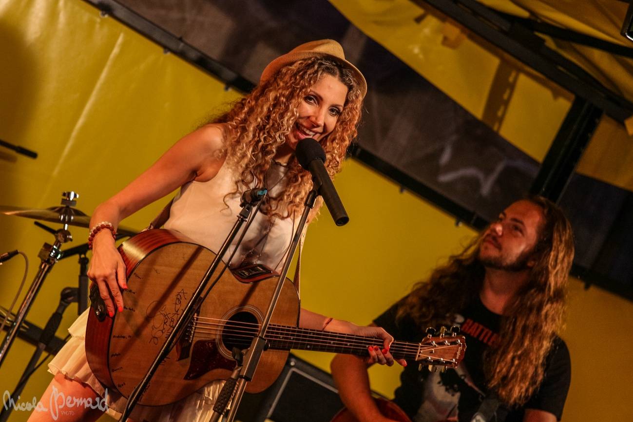 Olga Lounová navštívila rodný sever. Přivezla očekávané, ale i experimenty v podobě metalu