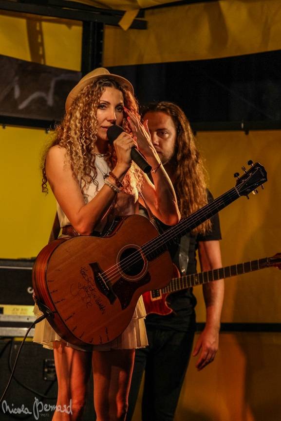 Olga Lounová navštívila rodný sever. Přivezla očekávané, ale i experimenty v podobě metalu