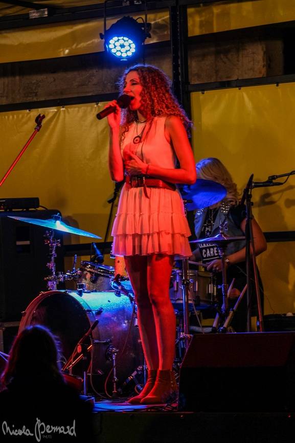 Olga Lounová navštívila rodný sever. Přivezla očekávané, ale i experimenty v podobě metalu