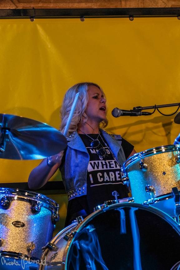 Olga Lounová navštívila rodný sever. Přivezla očekávané, ale i experimenty v podobě metalu