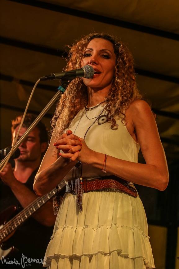 Olga Lounová navštívila rodný sever. Přivezla očekávané, ale i experimenty v podobě metalu