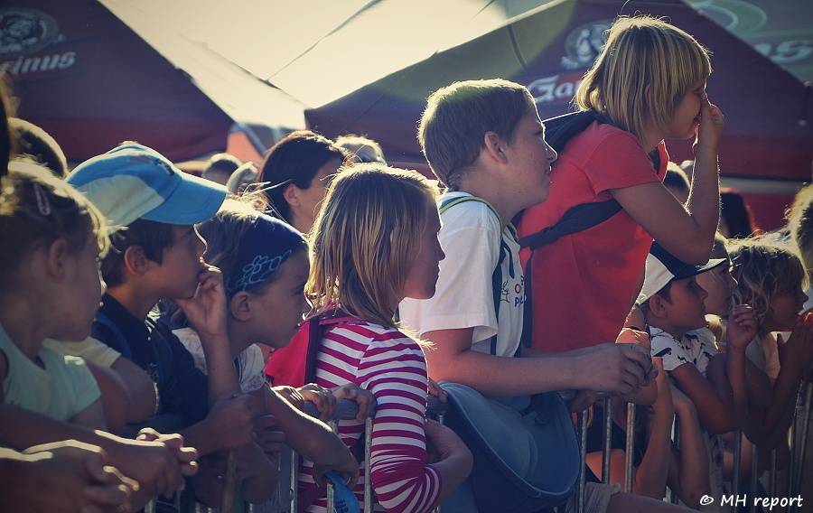 Živá ulice se táhne celou Plzní. Pro děti hráli Mixle v piksle, zářili i Tony Ducháček a Garage