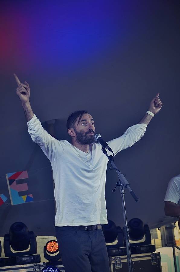 Živá ulice se táhne celou Plzní. Pro děti hráli Mixle v piksle, zářili i Tony Ducháček a Garage