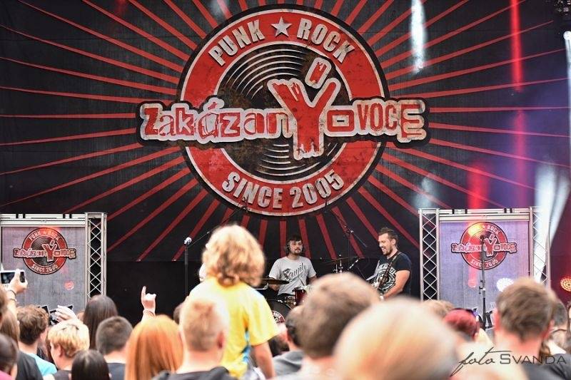 Magmafest v Jihlavě: Rockové žně zajistili Rybičky 48, zakázanÝovoce, Arakain i Škwor