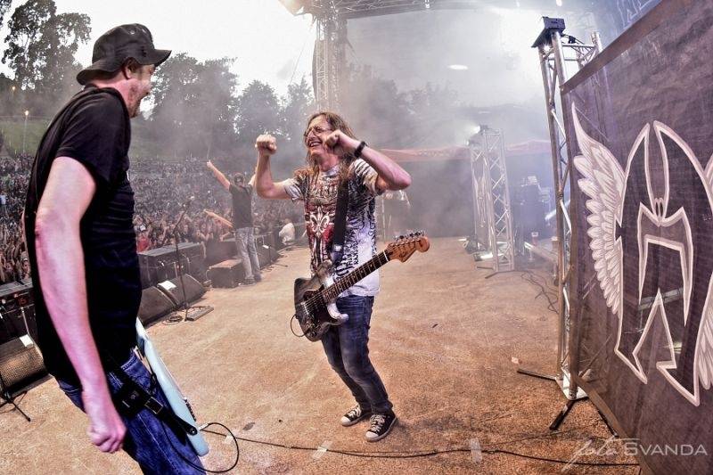 Magmafest v Jihlavě: Rockové žně zajistili Rybičky 48, zakázanÝovoce, Arakain i Škwor