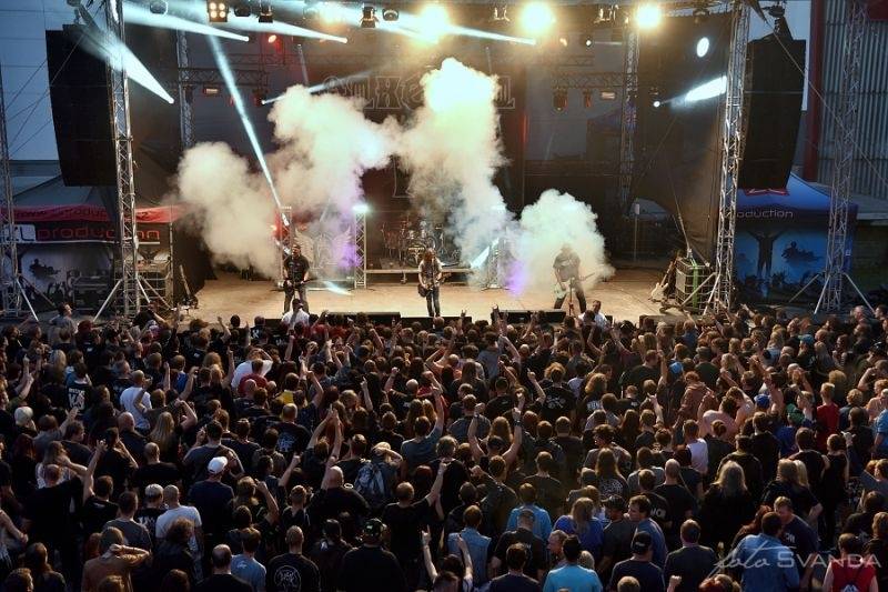 Magmafest v Jihlavě: Rockové žně zajistili Rybičky 48, zakázanÝovoce, Arakain i Škwor
