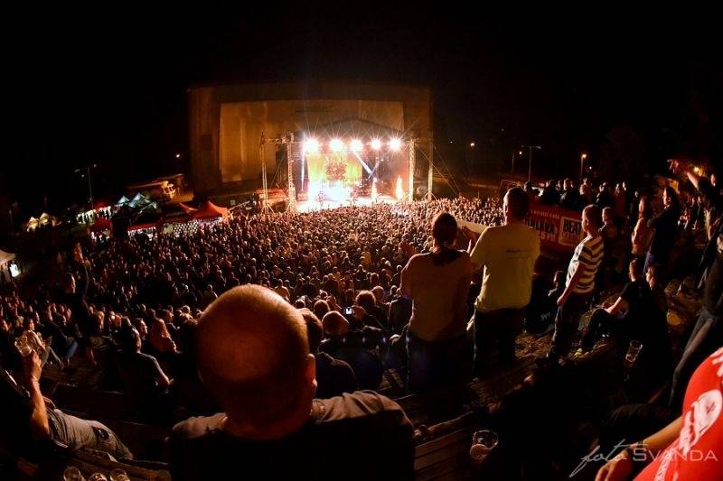 Magmafest v Jihlavě: Rockové žně zajistili Rybičky 48, zakázanÝovoce, Arakain i Škwor