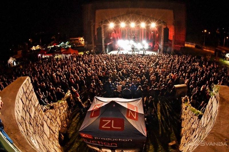 Magmafest v Jihlavě: Rockové žně zajistili Rybičky 48, zakázanÝovoce, Arakain i Škwor