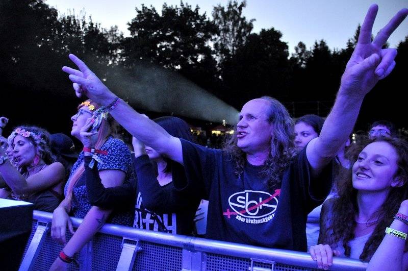 Začal festival Trutnoff, na úvod vystoupil Jake Bugg i kastráti