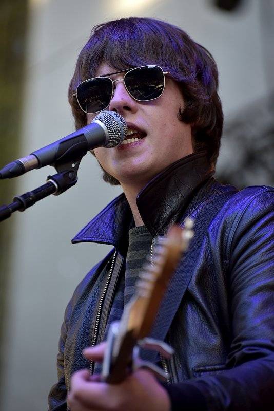 Začal festival Trutnoff, na úvod vystoupil Jake Bugg i kastráti