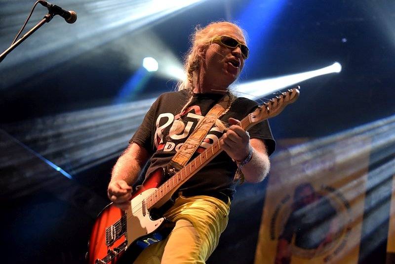 Začal festival Trutnoff, na úvod vystoupil Jake Bugg i kastráti