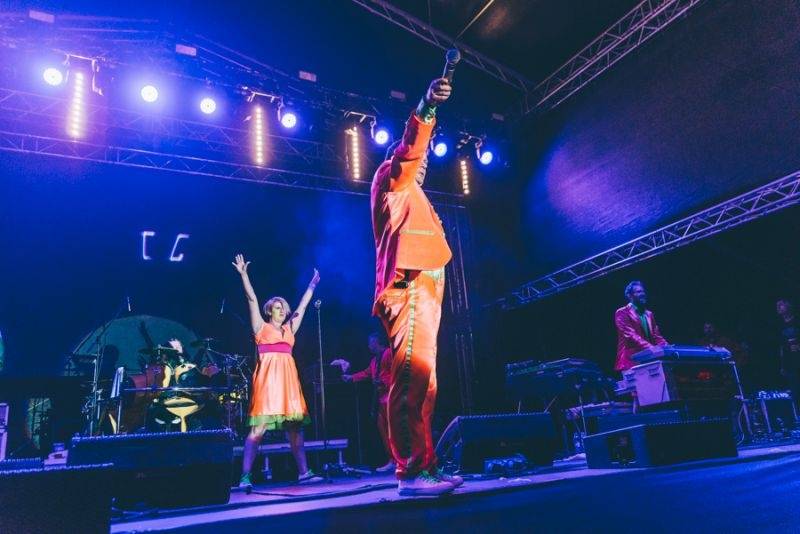 Hrady CZ: Pátek v Hradci nad Moravicí s kosmickými Mandrage i divokými Monkey Business