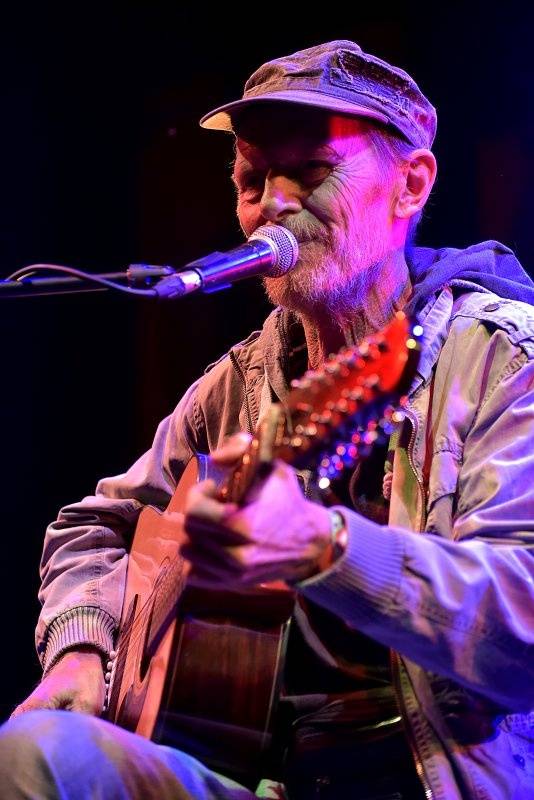 Trutnoff podruhé: Metalový nářez se Soulfly nebo Fear Factory i folk vousáče Bena Caplana