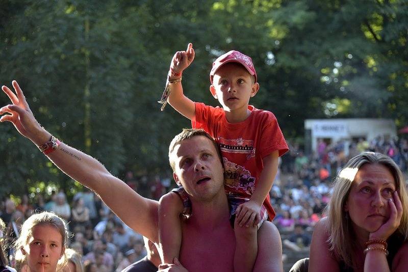 Trutnoff podruhé: Metalový nářez se Soulfly nebo Fear Factory i folk vousáče Bena Caplana