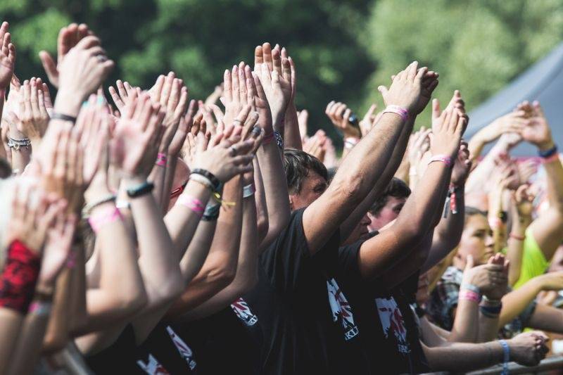 Druhý den festivalu Hrady CZ v Hradci nad Moravicí: Vypsaná Fixa, UDG a bouřlivý Kabát