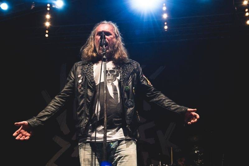 Druhý den festivalu Hrady CZ v Hradci nad Moravicí: Vypsaná Fixa, UDG a bouřlivý Kabát