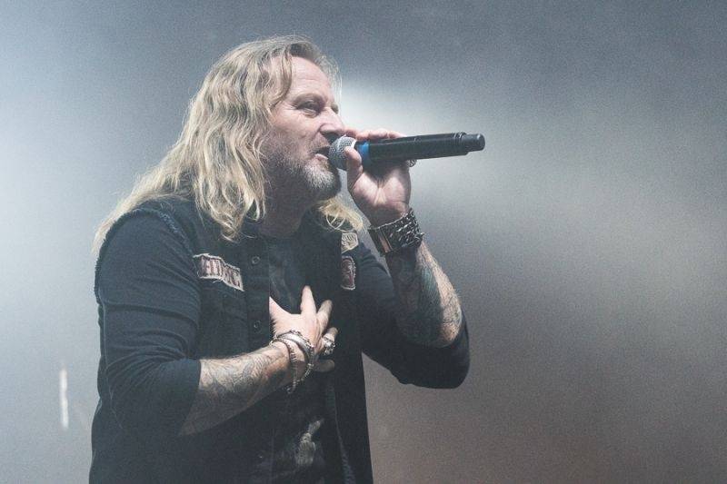 Druhý den festivalu Hrady CZ v Hradci nad Moravicí: Vypsaná Fixa, UDG a bouřlivý Kabát