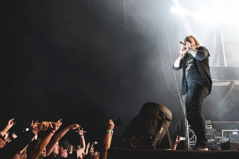 Druhý den festivalu Hrady CZ v Hradci nad Moravicí: Vypsaná Fixa, UDG a bouřlivý Kabát