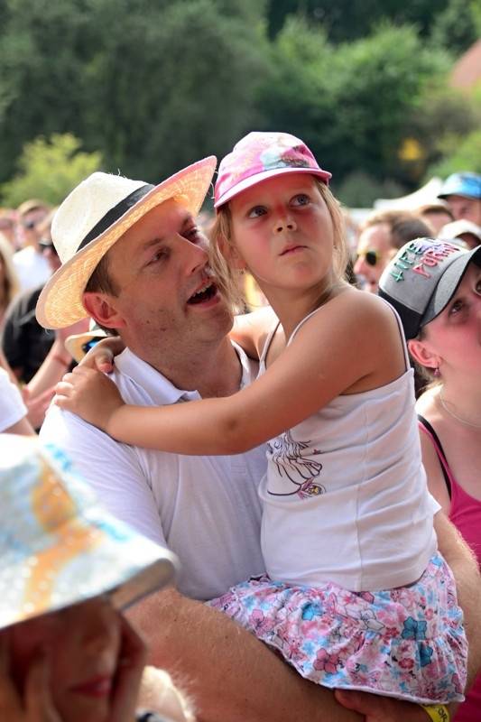 Okoř praskala ve švech: David Koller, Ewa Farna či Xindl X přivezli svoje hity