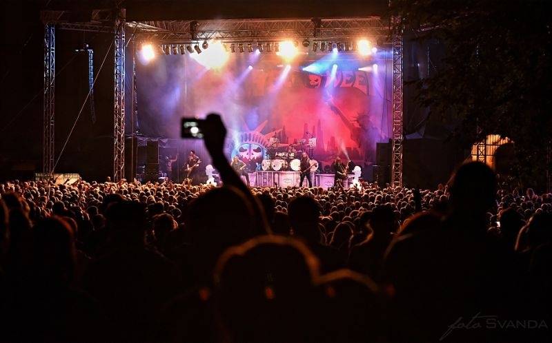 Moravským Krumlovem se nesla metalová řežba německých Helloween 