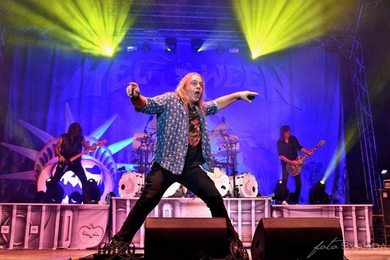 Moravským Krumlovem se nesla metalová řežba německých Helloween 