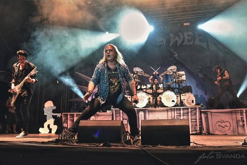 Moravským Krumlovem se nesla metalová řežba německých Helloween 