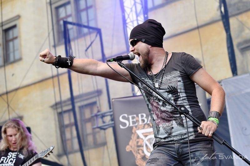 Moravským Krumlovem se nesla metalová řežba německých Helloween 