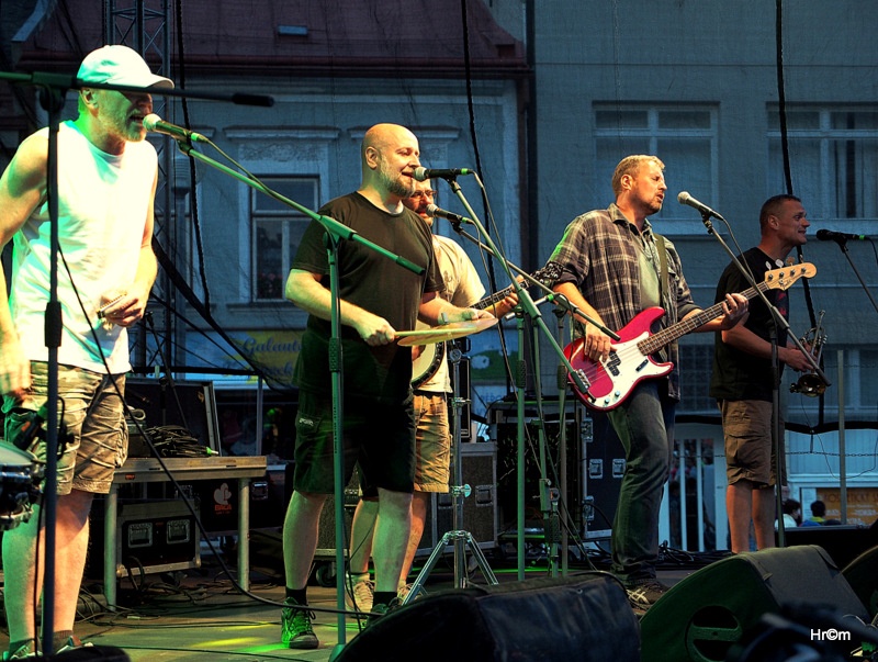 V Poličce slavili čtvrtstoletí festivalu, Dalibor Janda bavil historkou, hráli i Miro Šmajda nebo Děda Mládek Illegal Band