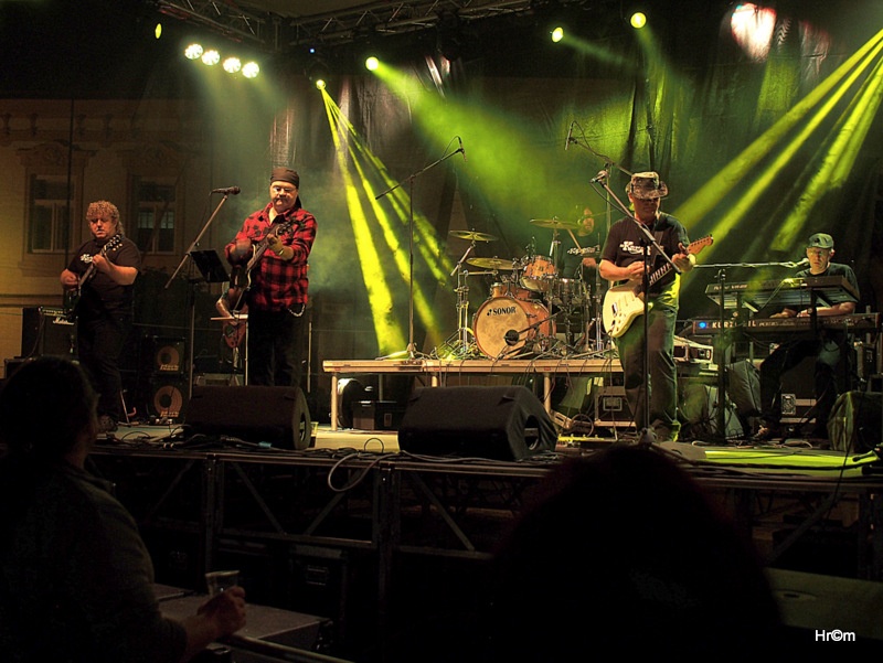 V Poličce slavili čtvrtstoletí festivalu, Dalibor Janda bavil historkou, hráli i Miro Šmajda nebo Děda Mládek Illegal Band