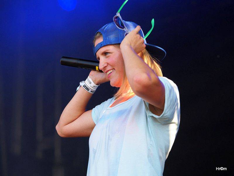 Na Bouzově zpívaly tisíce lidí se skupinami Kabát nebo Divokej Bill