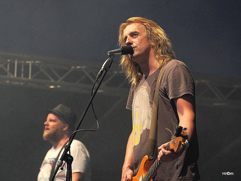 Na Bouzově zpívaly tisíce lidí se skupinami Kabát nebo Divokej Bill