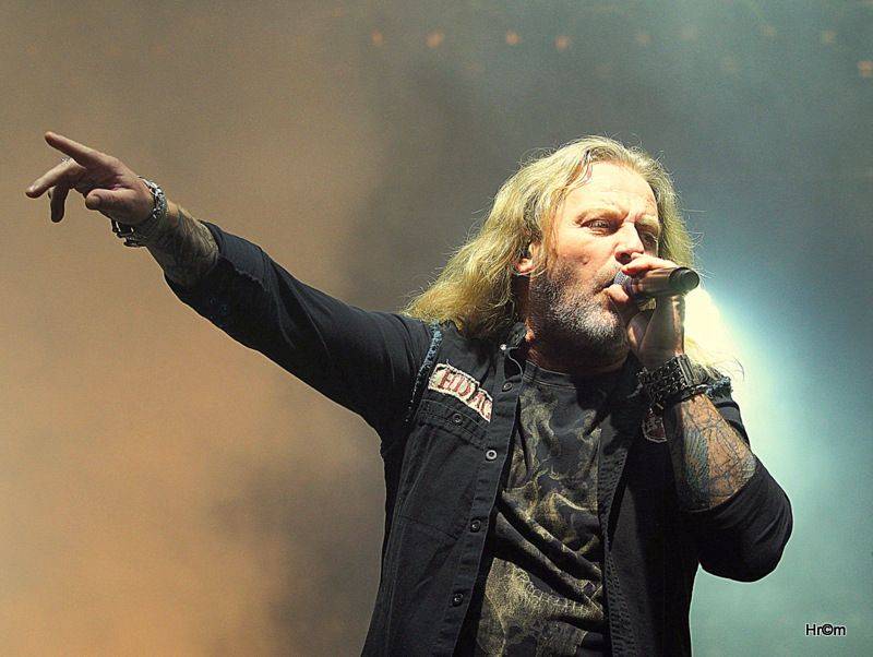 Na Bouzově zpívaly tisíce lidí se skupinami Kabát nebo Divokej Bill