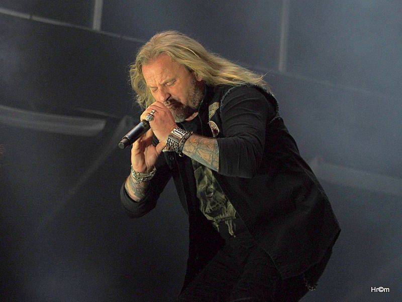 Na Bouzově zpívaly tisíce lidí se skupinami Kabát nebo Divokej Bill