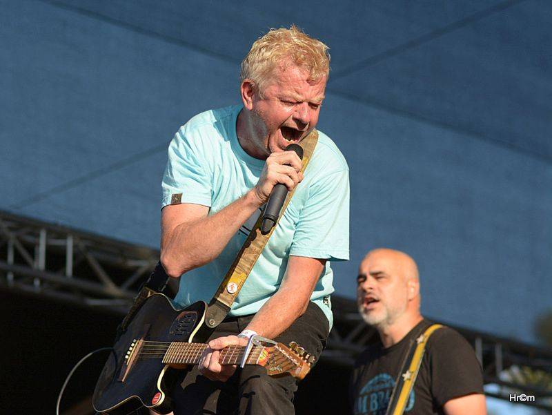 Na Bouzově zpívaly tisíce lidí se skupinami Kabát nebo Divokej Bill