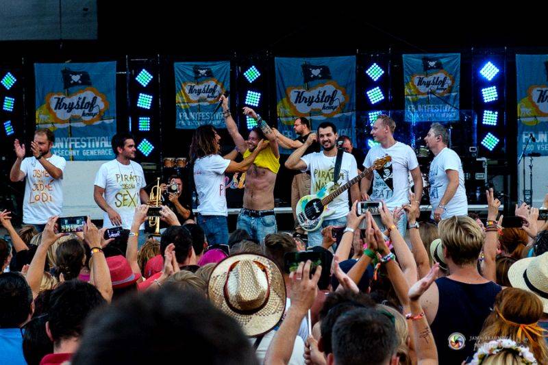 Kryštof Kemp uzavřel svou letošní pouť v Plzni, Richard Krajčo pozval fanoušky na koncert na fotbalovém stadionu