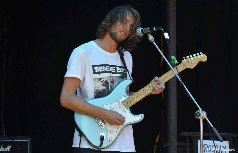 Ještě jeden fest v Tachově zchladil fanoušky umělým sněhem. Na pódiu to rozjeli Trautenberk nebo Donnie Darko