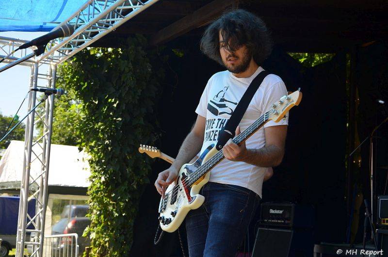 Ještě jeden fest v Tachově zchladil fanoušky umělým sněhem. Na pódiu to rozjeli Trautenberk nebo Donnie Darko