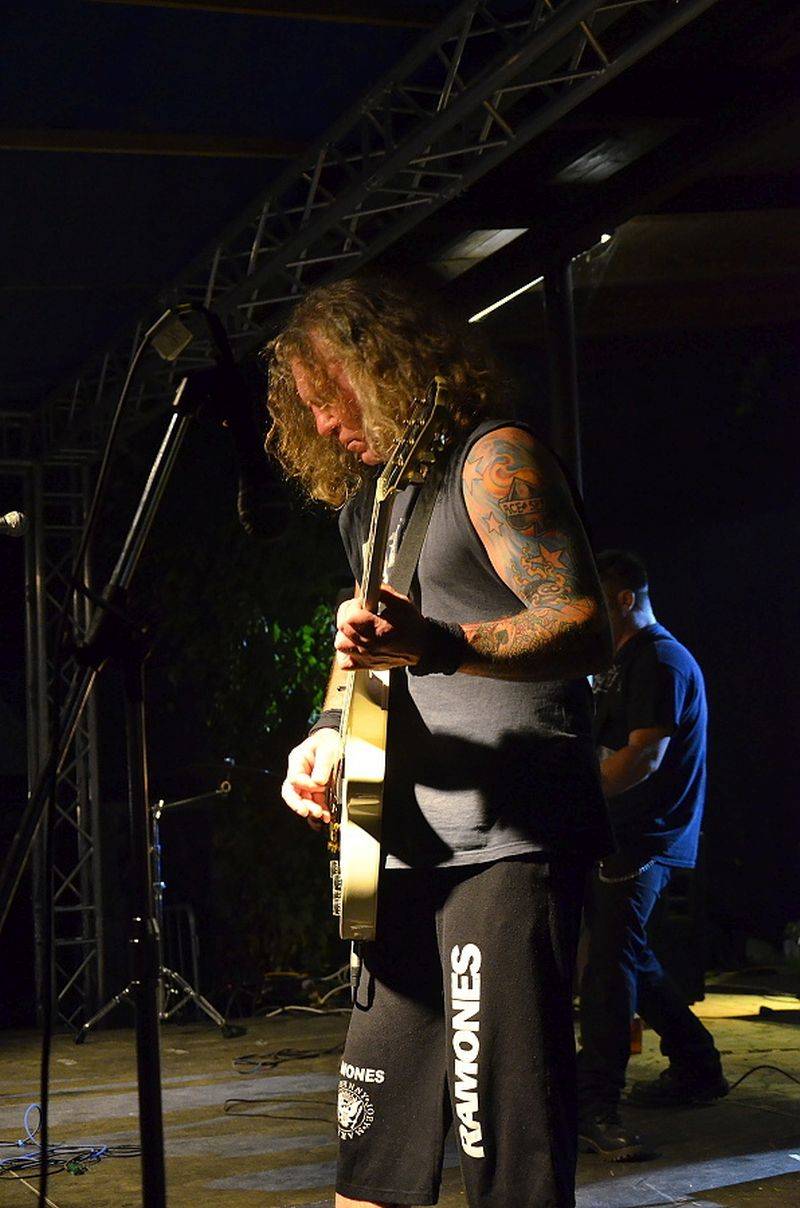 Ještě jeden fest v Tachově zchladil fanoušky umělým sněhem. Na pódiu to rozjeli Trautenberk nebo Donnie Darko