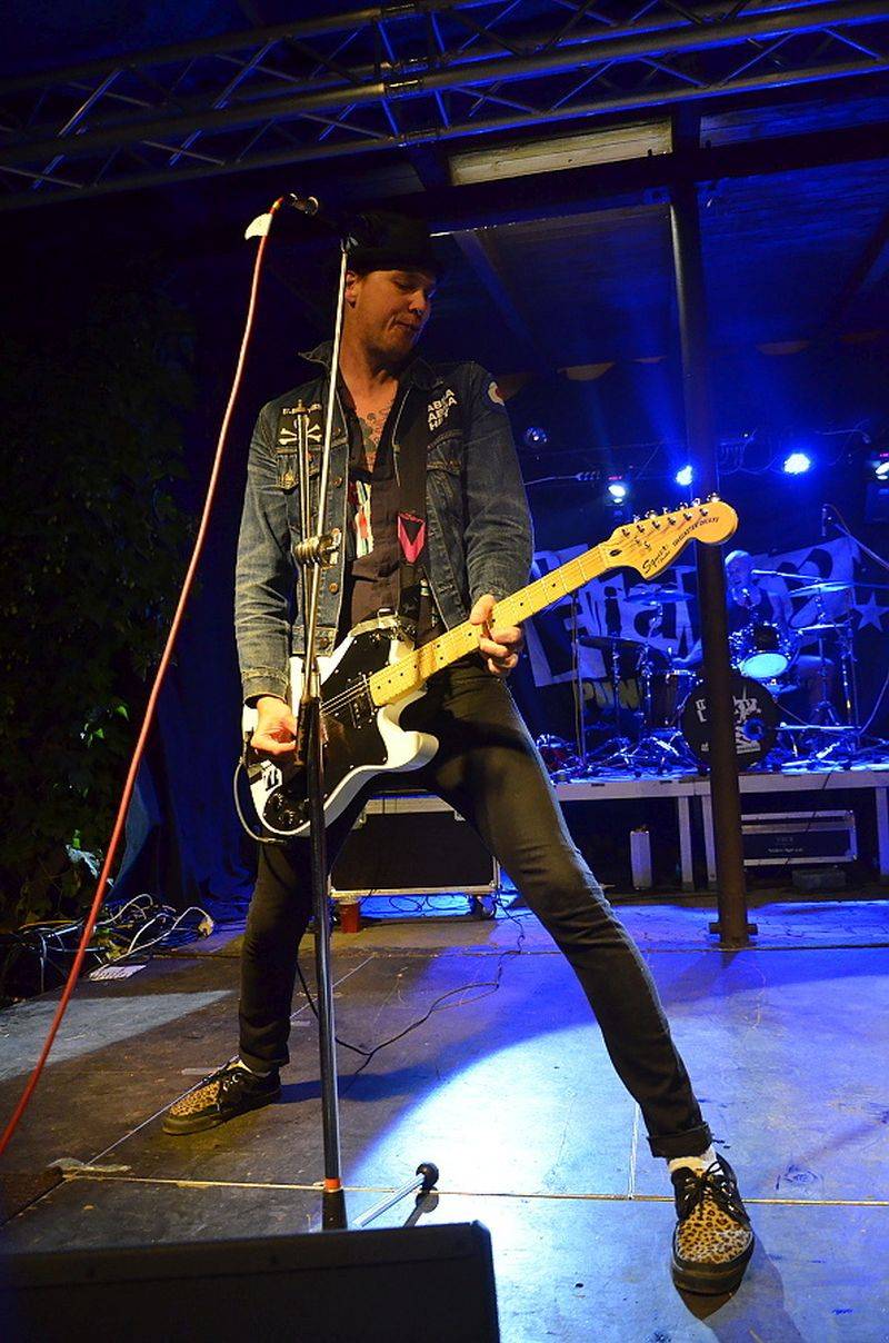 Ještě jeden fest v Tachově zchladil fanoušky umělým sněhem. Na pódiu to rozjeli Trautenberk nebo Donnie Darko