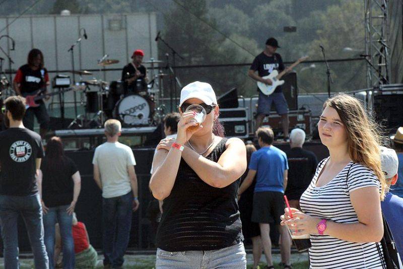 Brněnského trosečníka rozehřáli Čechomor, Slza a No Name