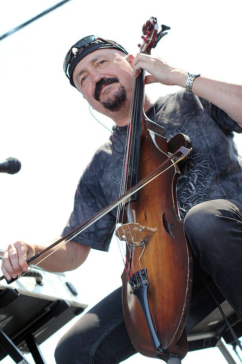 Brněnského trosečníka rozehřáli Čechomor, Slza a No Name