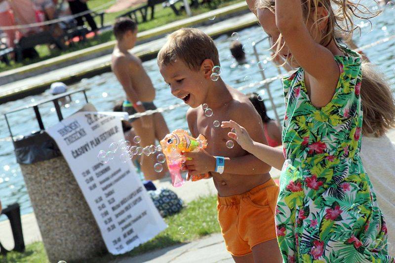 Brněnského trosečníka rozehřáli Čechomor, Slza a No Name