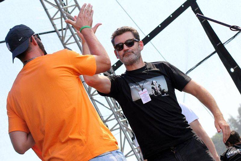 Brněnského trosečníka rozehřáli Čechomor, Slza a No Name