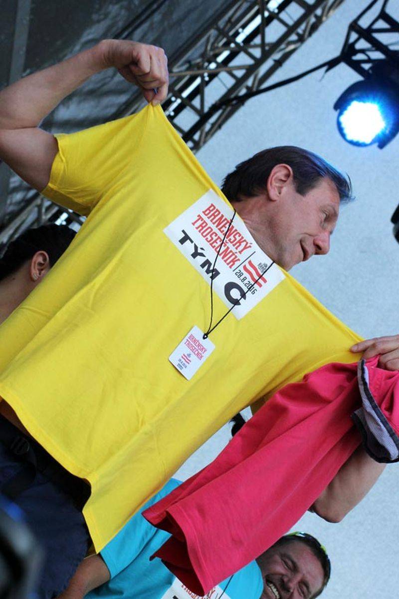 Brněnského trosečníka rozehřáli Čechomor, Slza a No Name