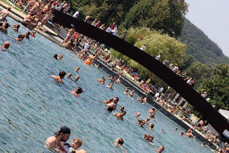 Brněnského trosečníka rozehřáli Čechomor, Slza a No Name